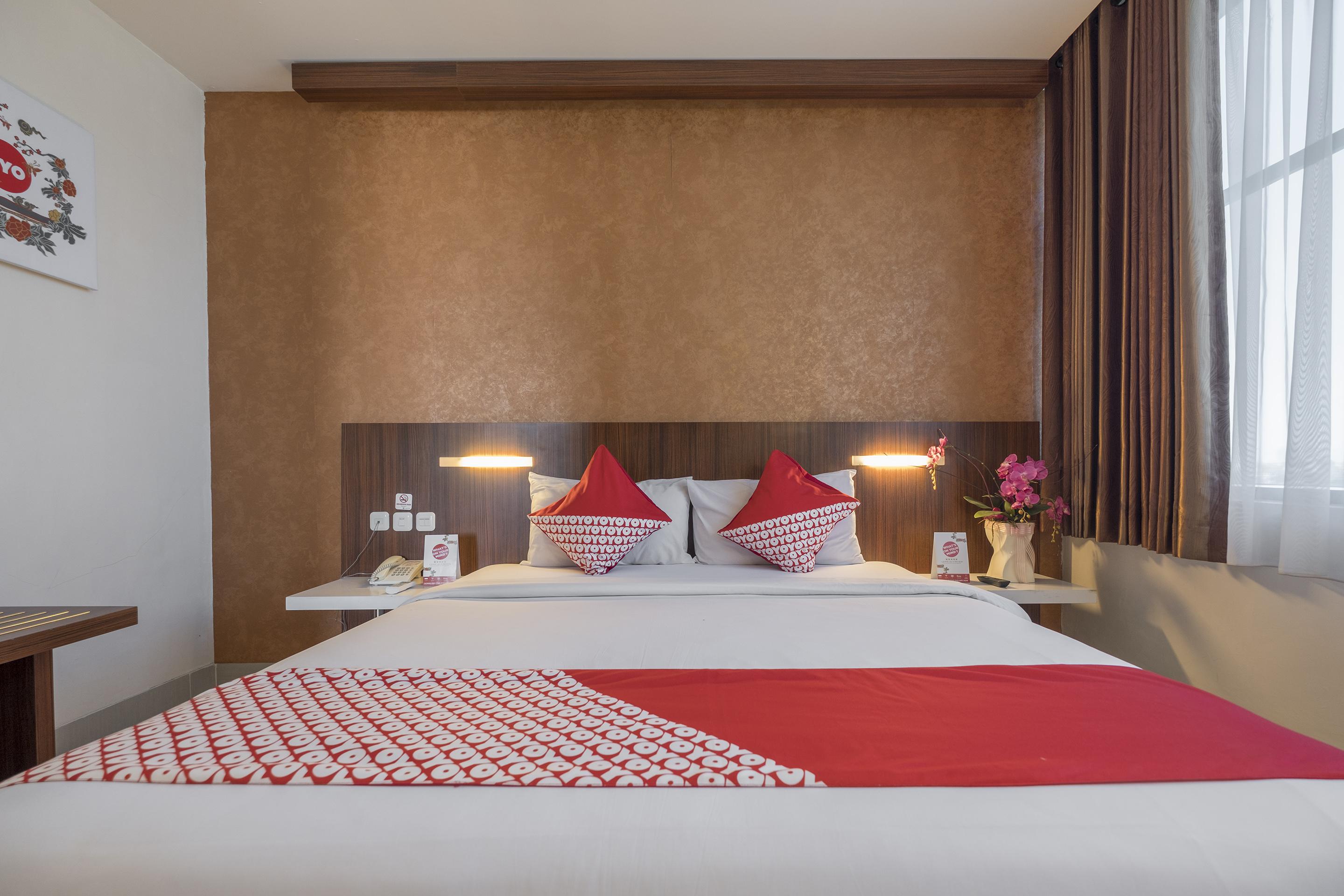 Collection O 1279 Hotel Grand Celino Makassar Buitenkant foto