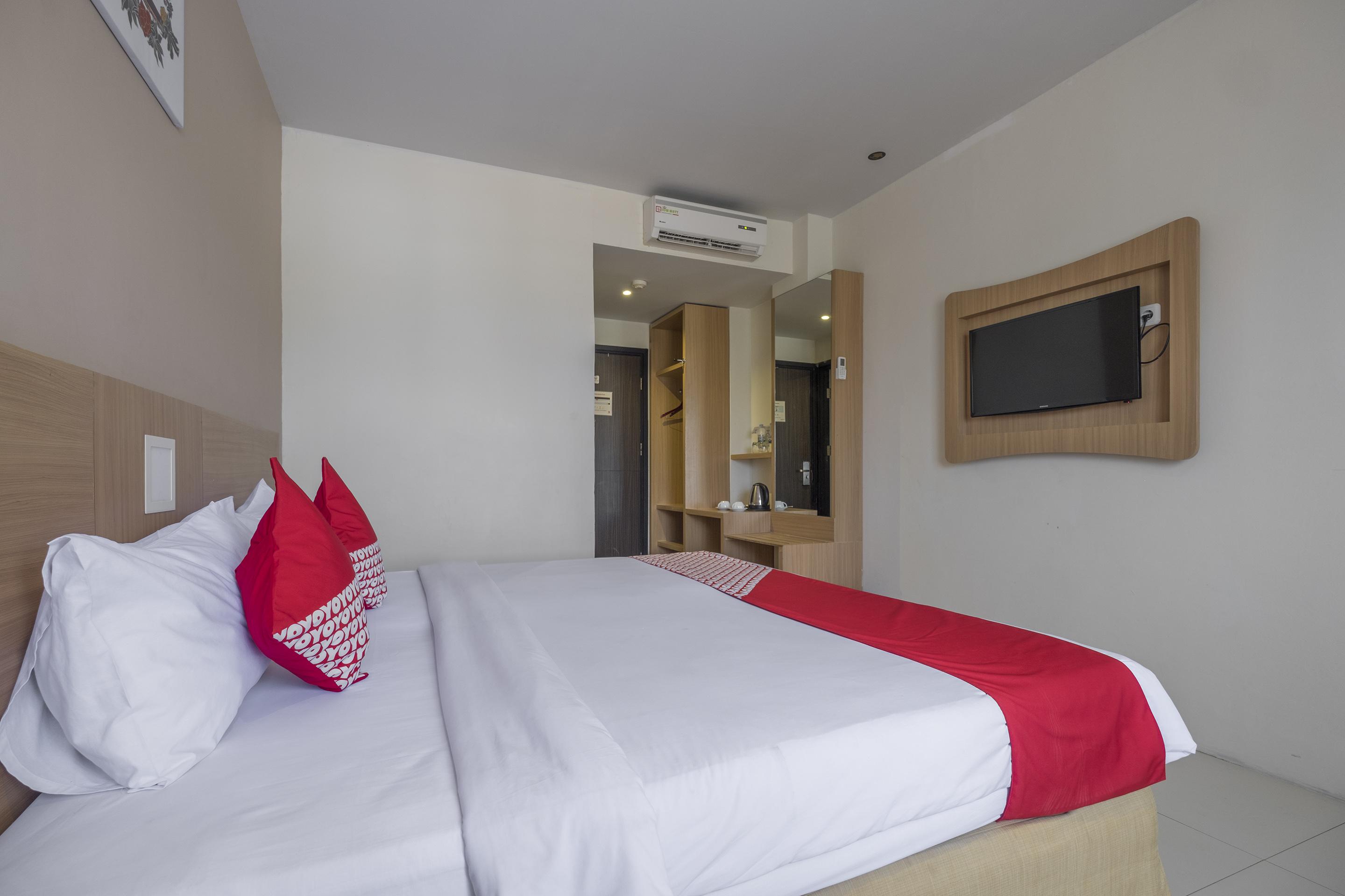 Collection O 1279 Hotel Grand Celino Makassar Buitenkant foto