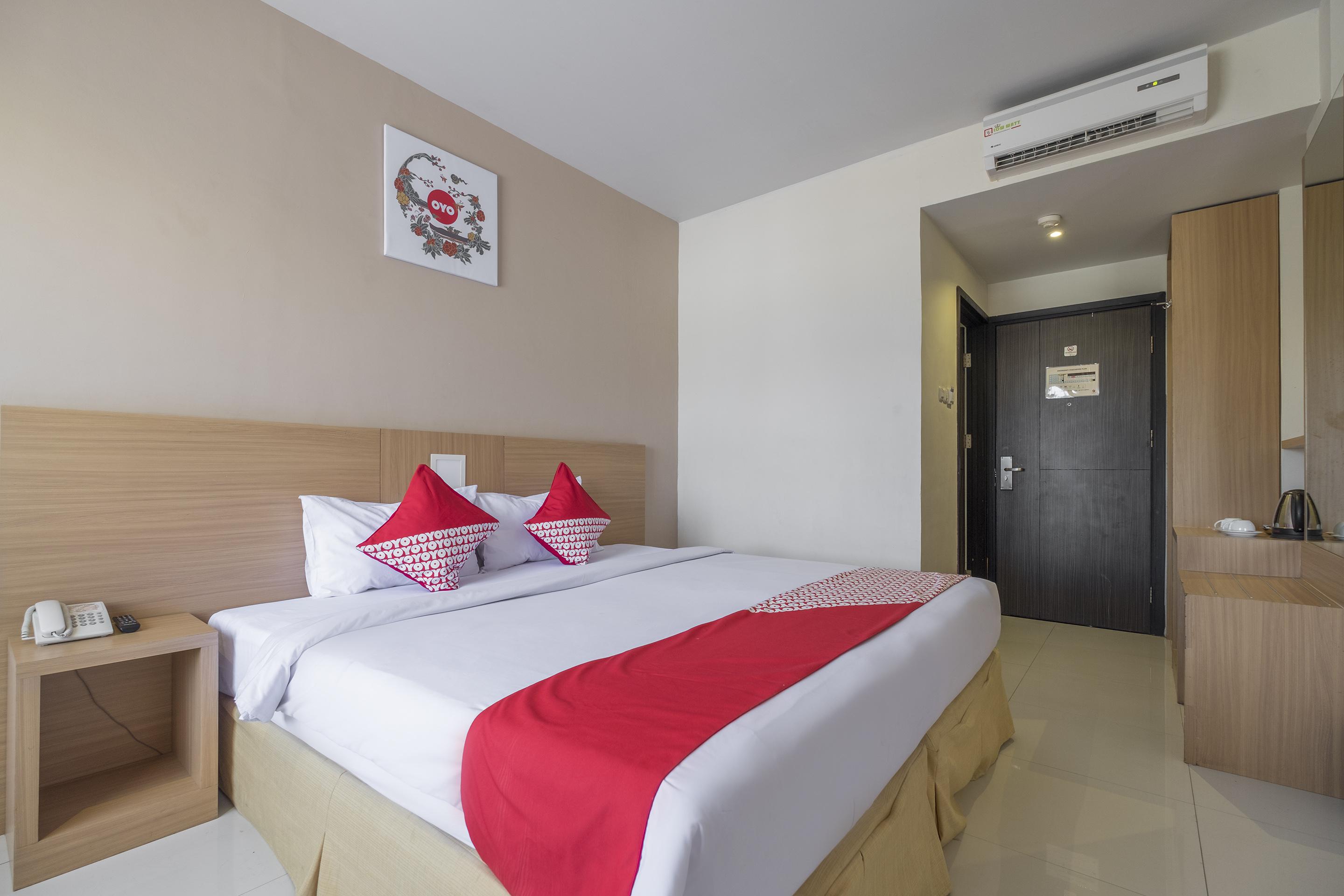 Collection O 1279 Hotel Grand Celino Makassar Buitenkant foto