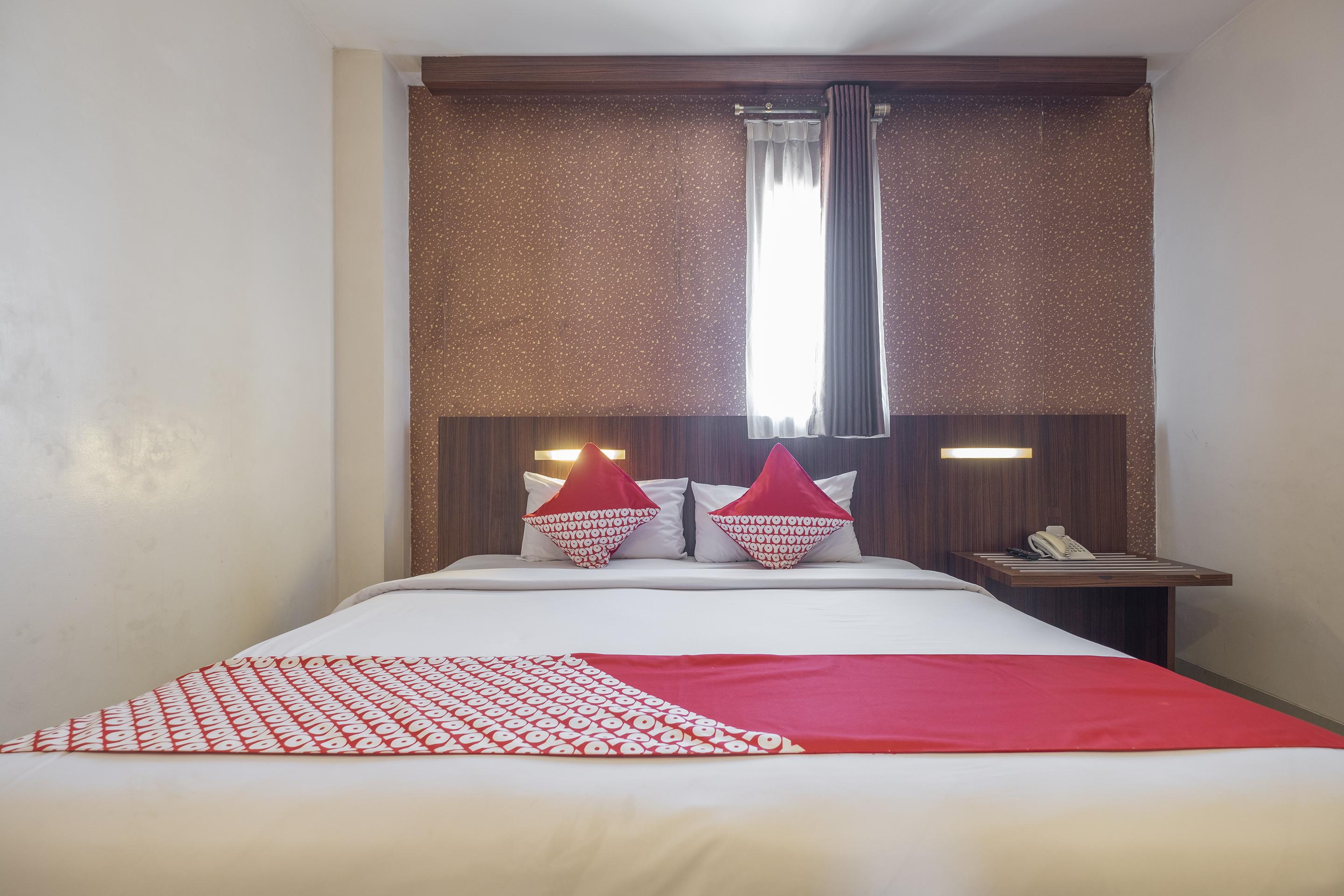 Collection O 1279 Hotel Grand Celino Makassar Buitenkant foto