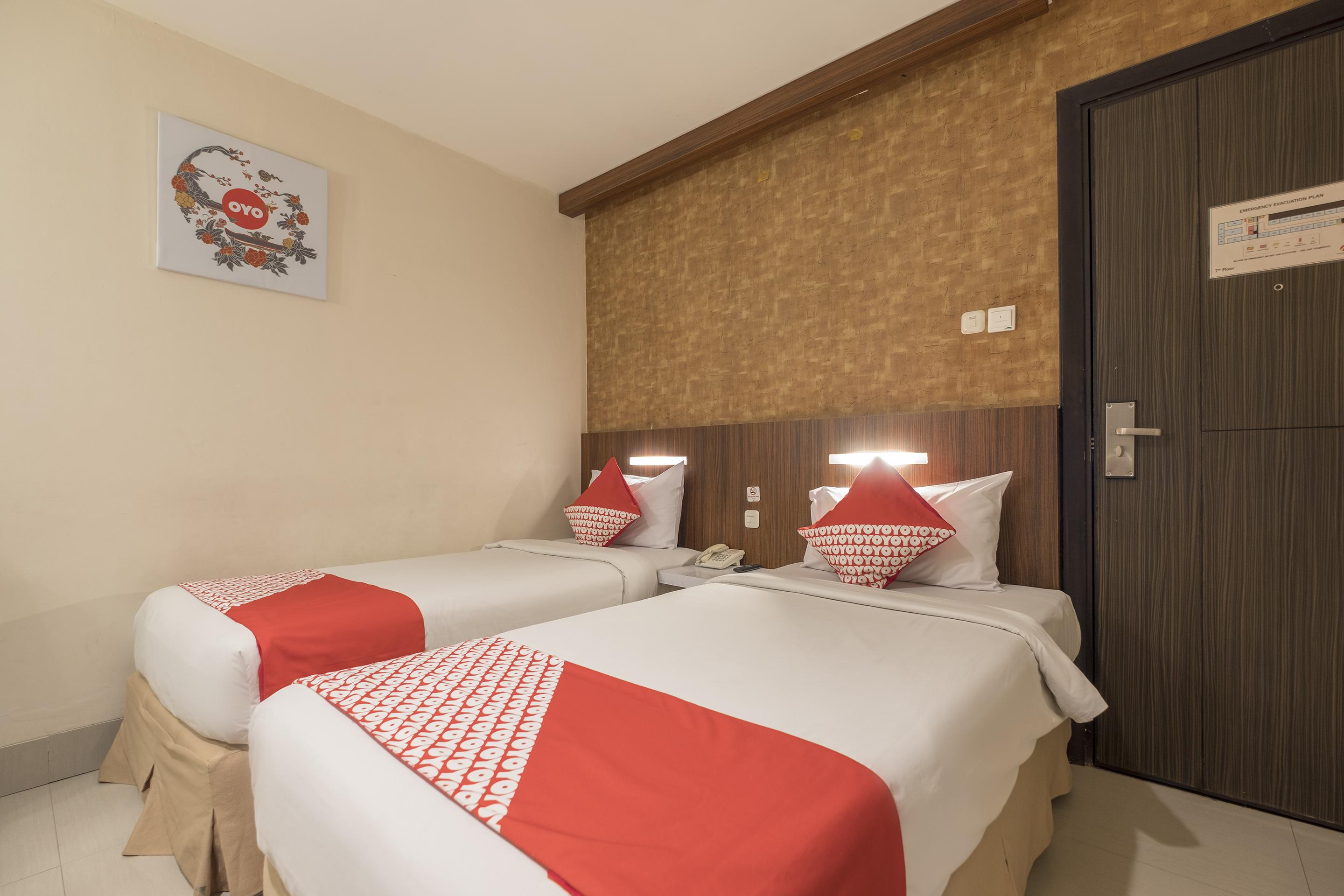 Collection O 1279 Hotel Grand Celino Makassar Buitenkant foto