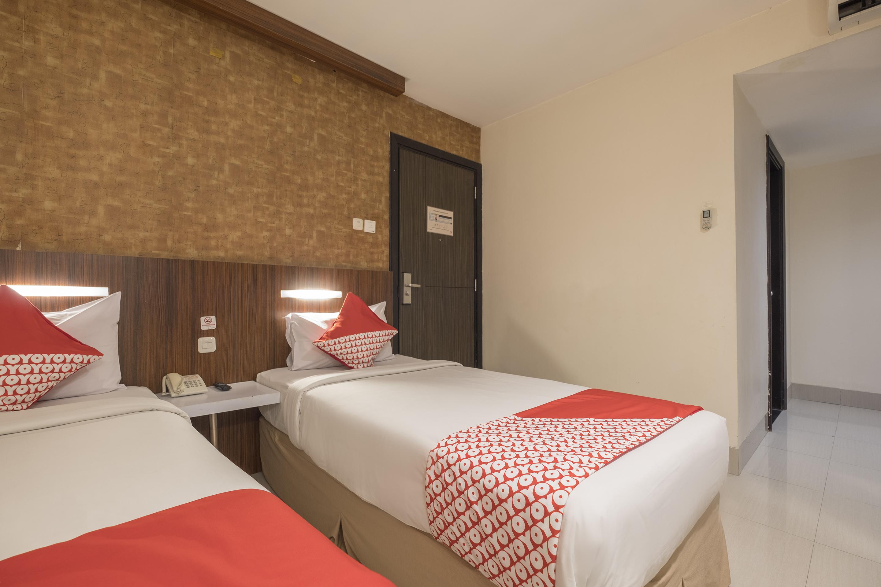 Collection O 1279 Hotel Grand Celino Makassar Buitenkant foto