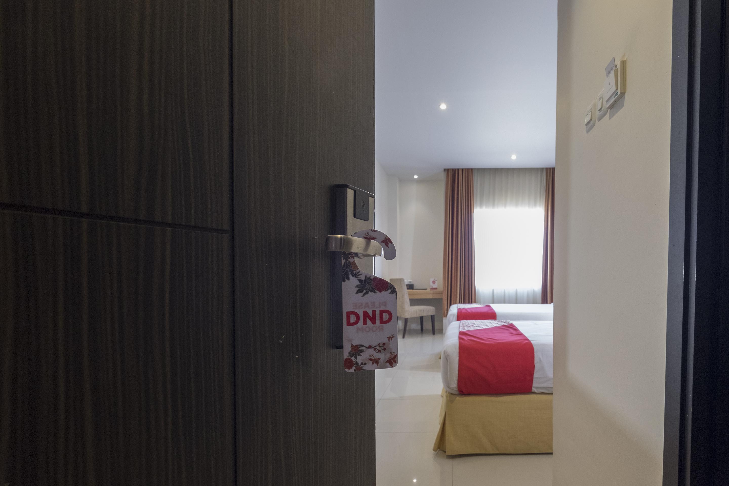Collection O 1279 Hotel Grand Celino Makassar Buitenkant foto