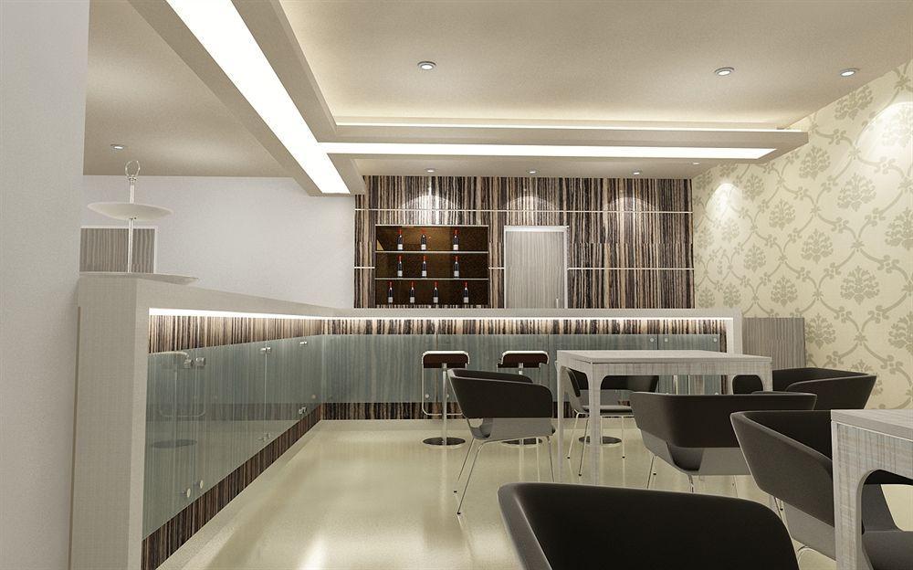 Collection O 1279 Hotel Grand Celino Makassar Buitenkant foto