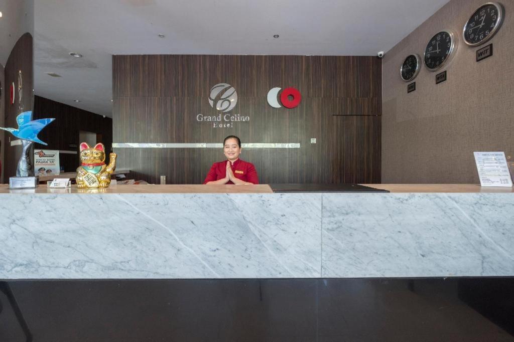 Collection O 1279 Hotel Grand Celino Makassar Buitenkant foto